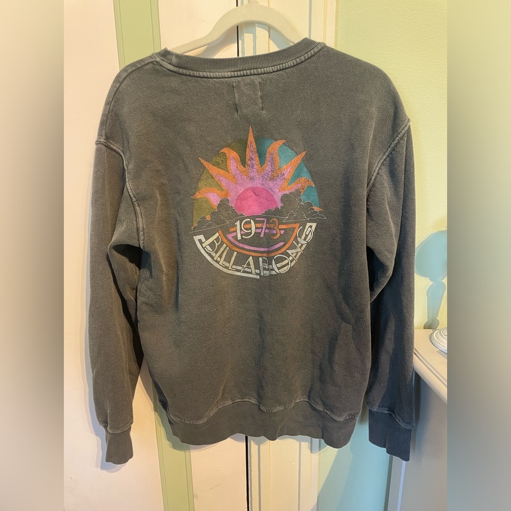 Billabong Grey 1973 Crewneck Sweatshirt. Women’s Medium.